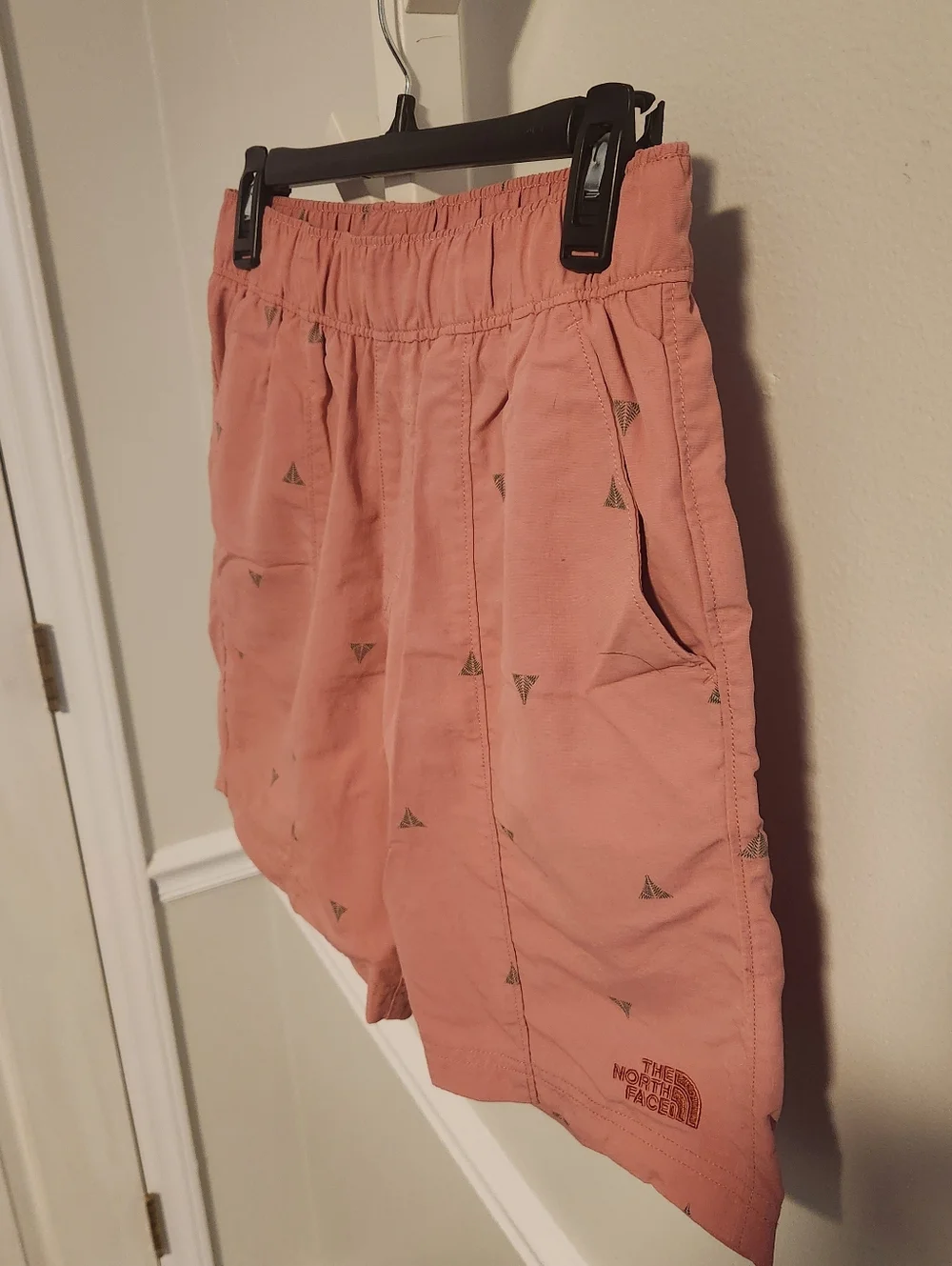 The North Face Printed Class V‎ Pull-On Shorts Men S Pink Topo Print Like New